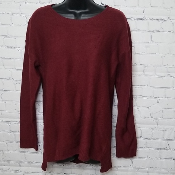 Love by design hi low sweater with detailed back - Picture 1 of 7